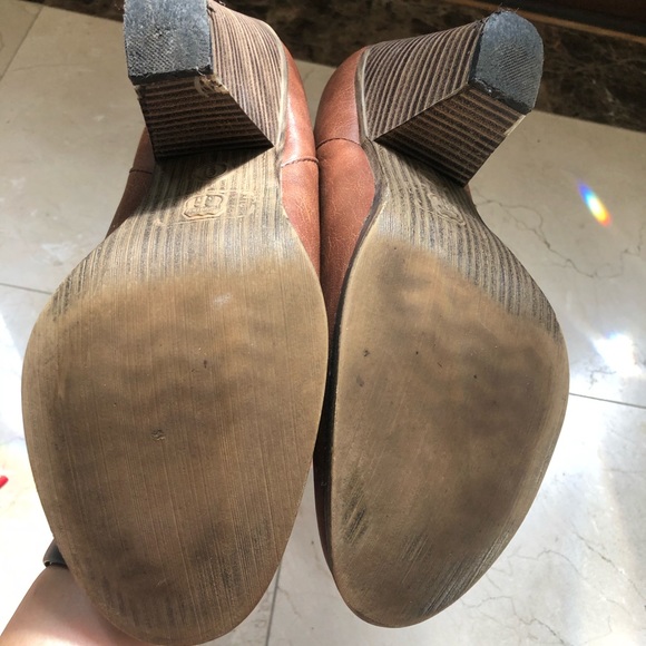 Boots - Picture 4 of 4